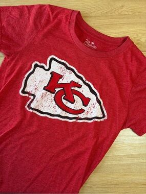 Majestic Red Kansas City Chiefs Mahomes #15 T-Shirt Medium